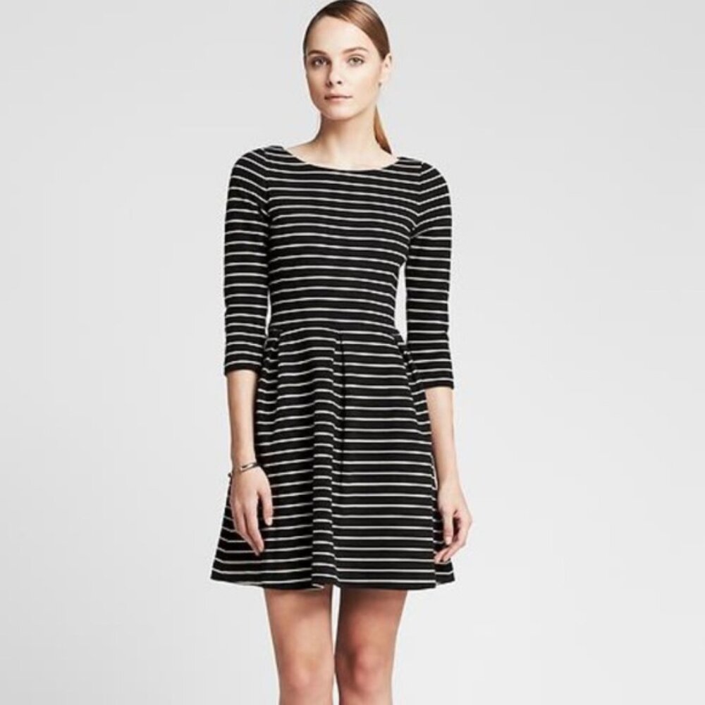 Banana Republic striped fit and flare dress size 2